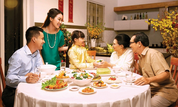 Ăn uống đúng cách ngày Tết: Giữ niềm vui, sức khỏe, không lo bệnh tật