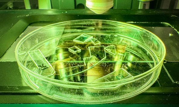 Công nghệ màng nhựa siêu mỏng có thể diệt virus khi tiếp xúc