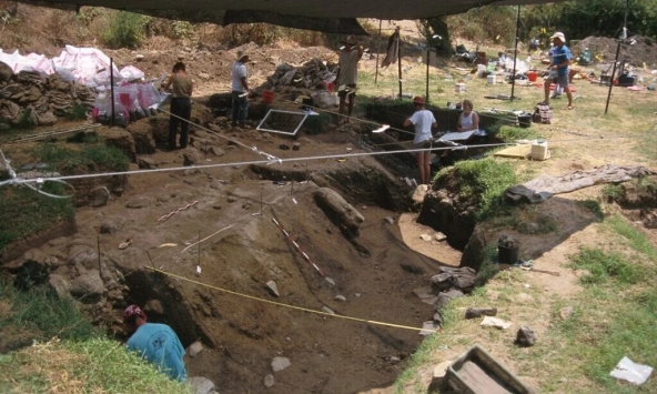 Dấu tích than củi 780.000 năm viết lại hành trình sinh tồn của người tiền sử