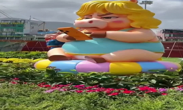 Vì sao linh vật ngựa 'mặt quạu' ở Quy Nhơn gây tranh cãi?