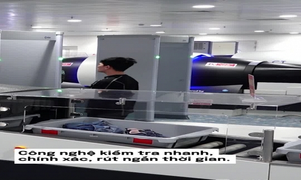 Cận cảnh 'phi thuyền' soi chiếu xịn nhất thế giới ở sân bay nổi tiếng Việt Nam vừa 'lên đời'