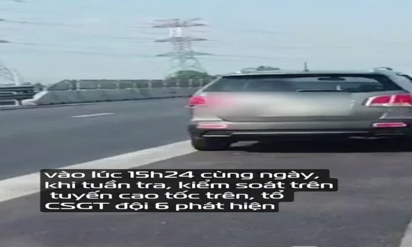 Tài xế 'buồn ngủ quá' nên dừng trên cao tốc để chợp mắt có được ko? Cục CSGT giải đáp