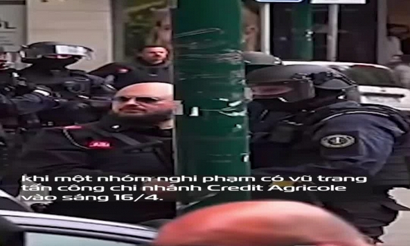 Cướp ngân hàng như phim: Đeo mặt nạ người nổi tiếng, bắt 25 con tin, tẩu thoát qua cống