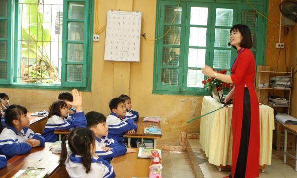 Lần đầu quy định về nhà giáo hợp đồng toàn thời gian sau khi nghỉ hưu