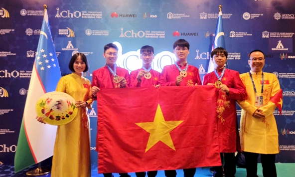 Olympic quốc tế Hóa học và sinh học: “Mưa vàng bạc” của đội tuyển Việt Nam