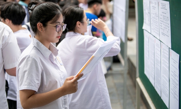 Tuyển sinh 2026: Điểm chuẩn ngành báo chí sụt mạnh