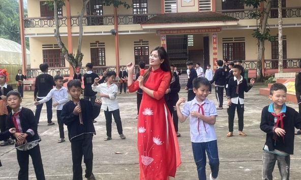 Hai Bộ phản hồi về đề xuất giảm tuổi nghỉ hưu của nữ giáo viên xuống 55