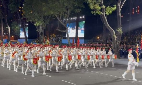 Rạng ngời những bóng hồng trong đội hình diễu binh, diễu hành