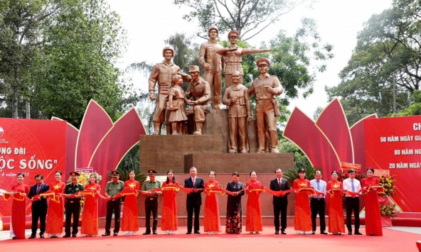 Khánh thành Tượng đài “Vì bình yên cuộc sống” tại Công viên Âu Lạc, TP. Hồ Chí Minh