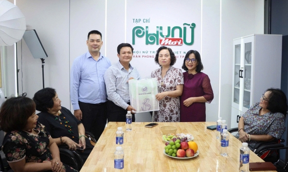 Lãnh đạo Hội Nữ trí thức Việt Nam thăm Văn phòng đại diện Tạp chí Phụ nữ Mới tại TP.HCM 