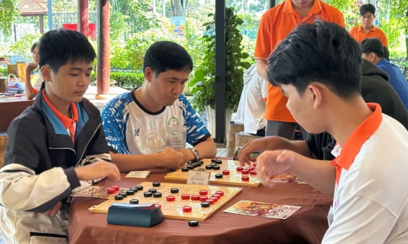 Cờ Thủy Tinh Châu - Sản phẩm sáng tạo của người trẻ Việt