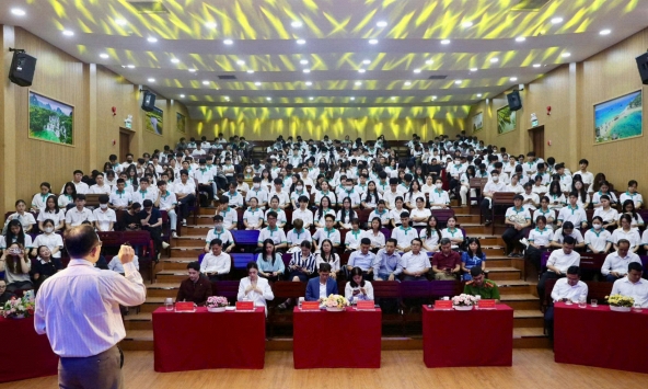 Sinh viên cần nhận diện và chống tin giả trong kỷ nguyên AI