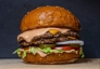 Chiếc burger 11.000 USD sang trọng không dành cho người có tiền, mà cho người được chọn